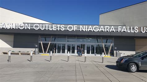 niagara falls canada outlets.